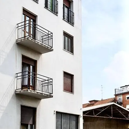 Dynamic In Apartment Milan